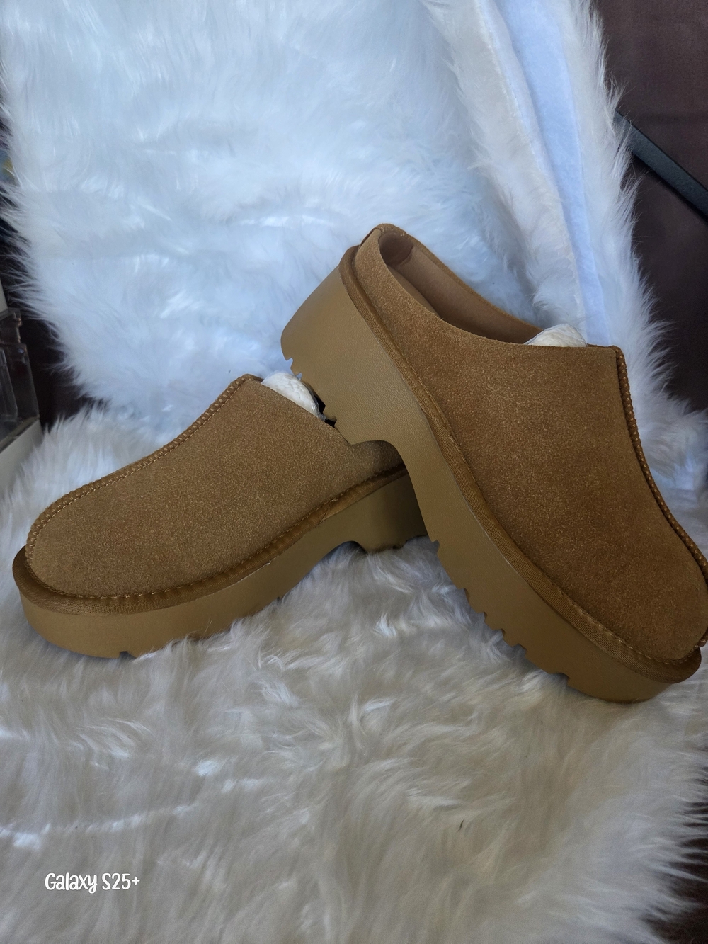 Women's Chestnut Suede Platform Clogs Mules Size 7 (38)
